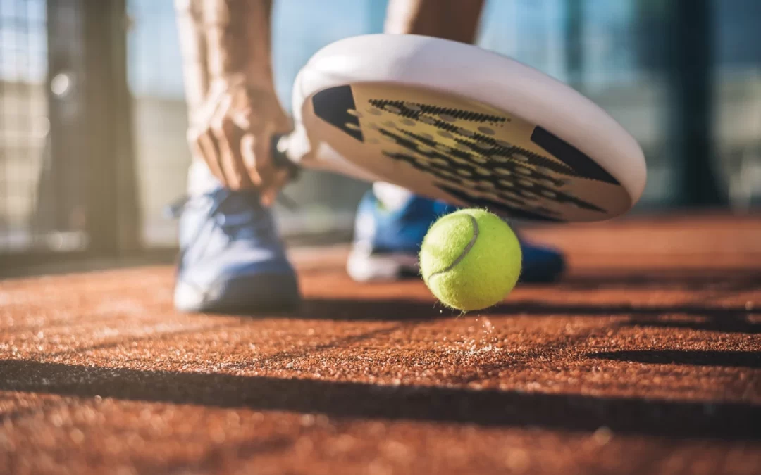 Vurderer du utendørs padelbane? Les dette!