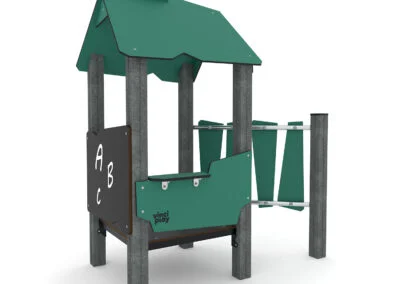 Recycled lekehus med gjerde Recycled lekehus med gjerde