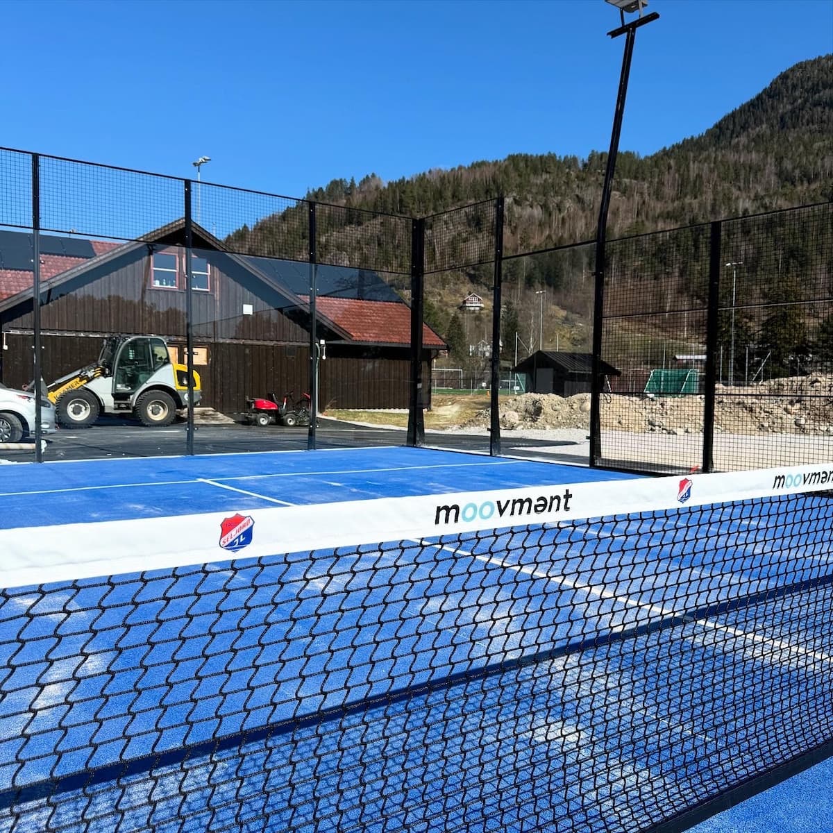 Seljord IL padeltennis 2 Padeltennisbane med blått kunstgress