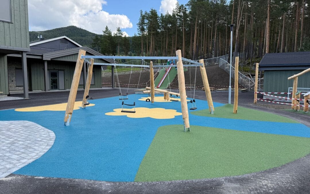 Leira Barnehage: Lekeplassutstyr