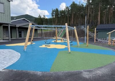 Leira Barnehage: Lekeplassutstyr