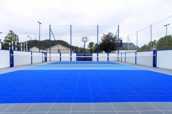 Pickleballbinge fra Moovment i blå og hvit farge